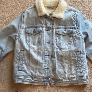Universal Threads Jean jacket size M, cotton with faux fur lining